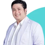 นพ. จตุภัทร คุณสงค์ (คุณหมอจอม)